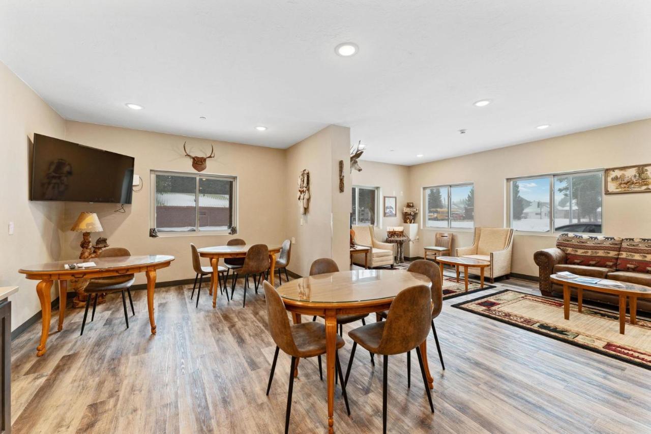 Wagon Wheel Hotel West Yellowstone Luaran gambar
