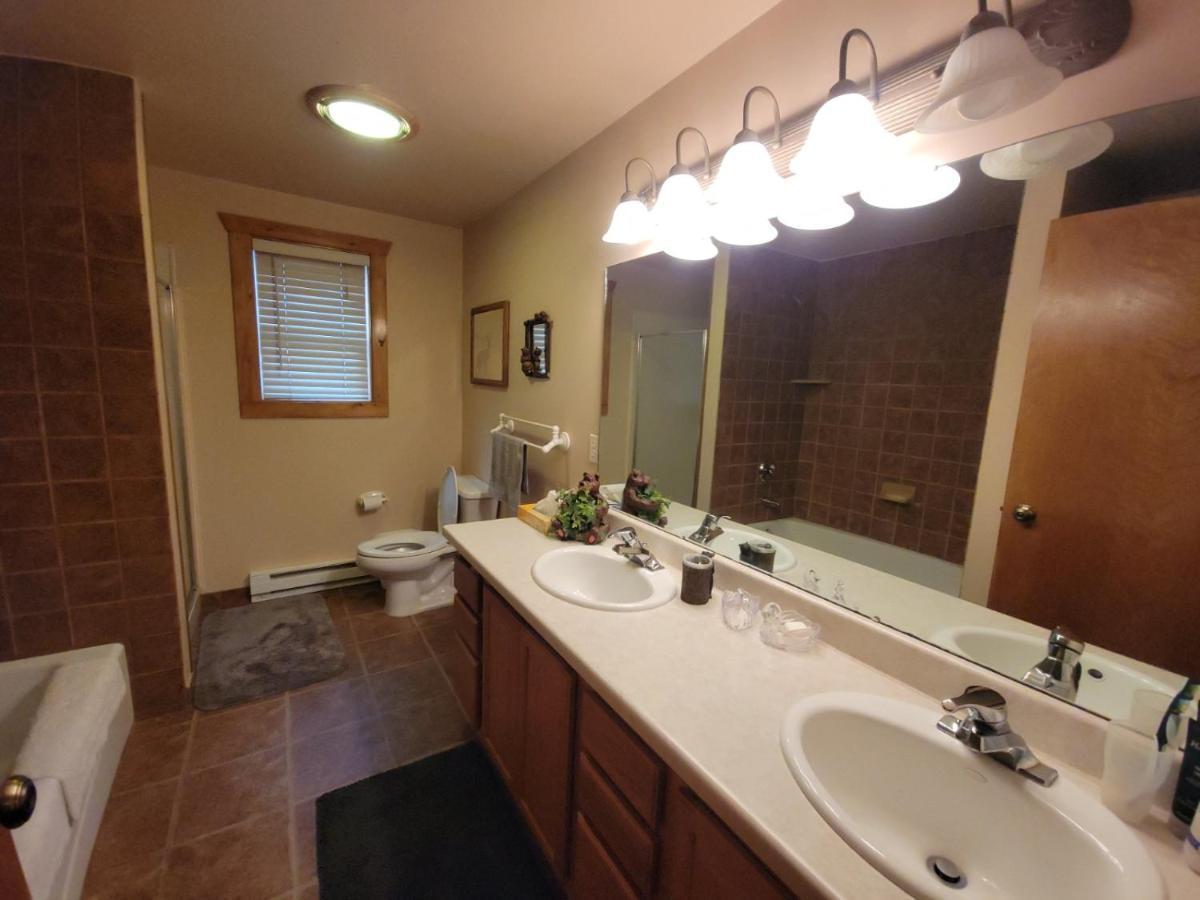 Wagon Wheel Hotel West Yellowstone Luaran gambar
